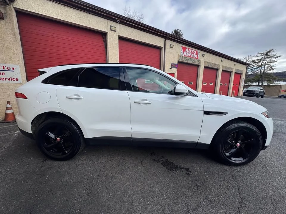 2017 Jaguar F-Pace - Image 7 of 20