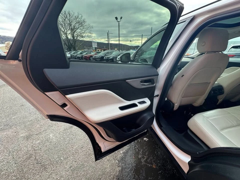 2017 Jaguar F-Pace - Image 17 of 20