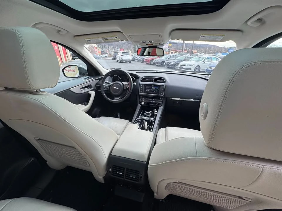 2017 Jaguar F-Pace - Image 13 of 20