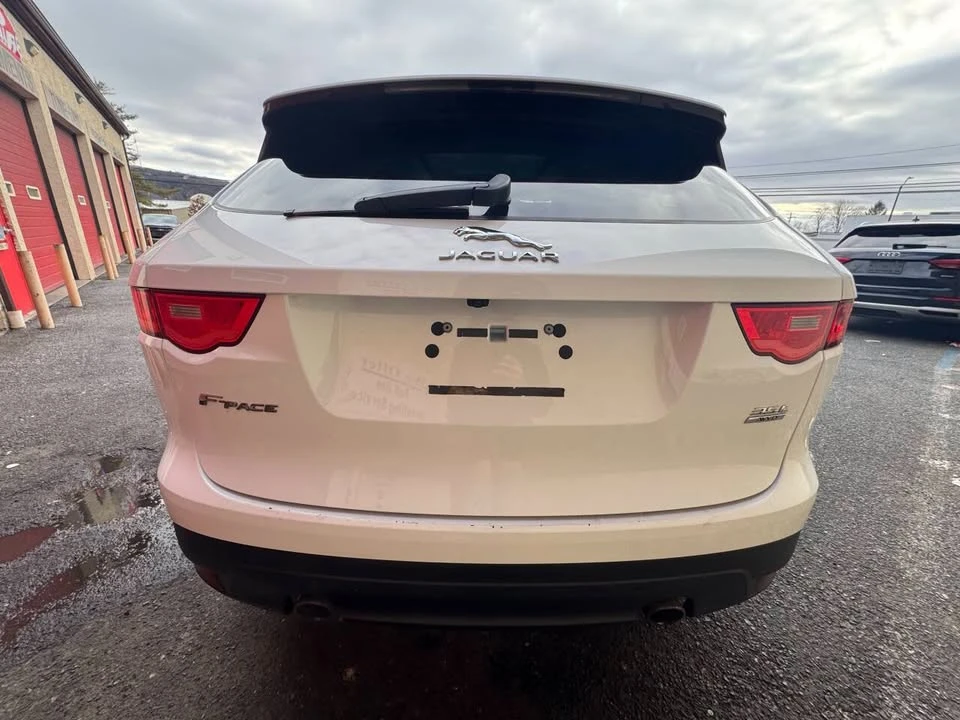 2017 Jaguar F-Pace - Image 5 of 20