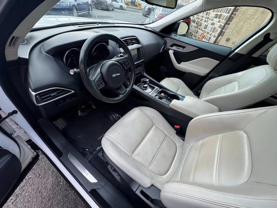 2017 Jaguar F-Pace - Image 10 of 20