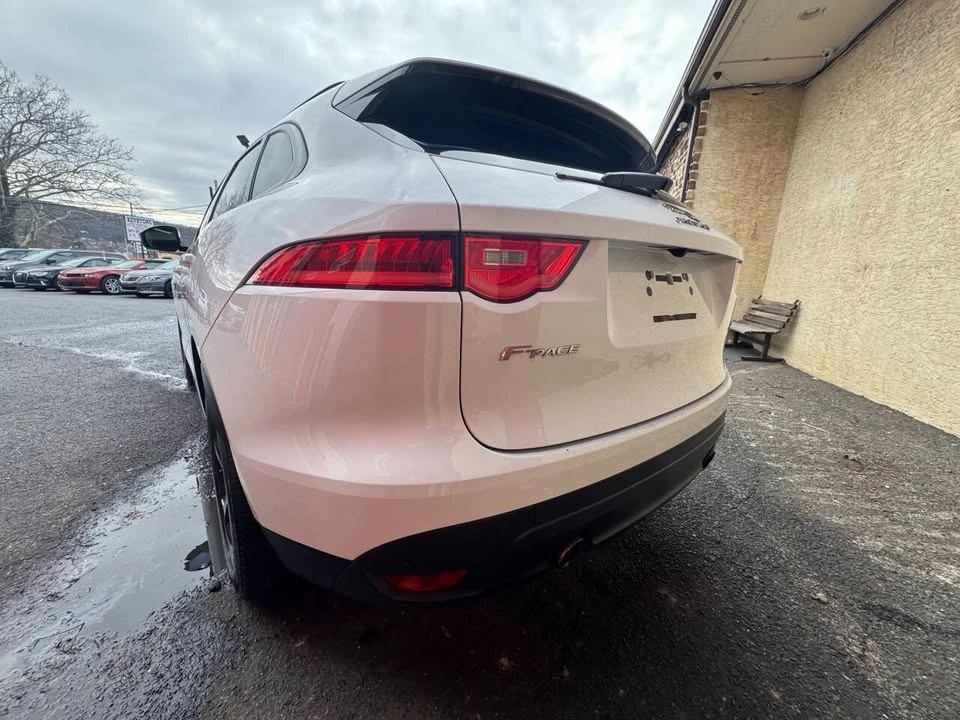 2017 Jaguar F-Pace - Image 4 of 20