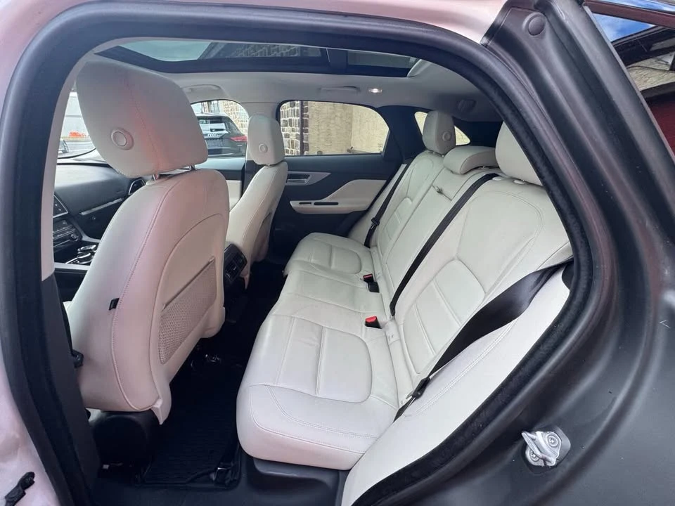 2017 Jaguar F-Pace - Image 18 of 20