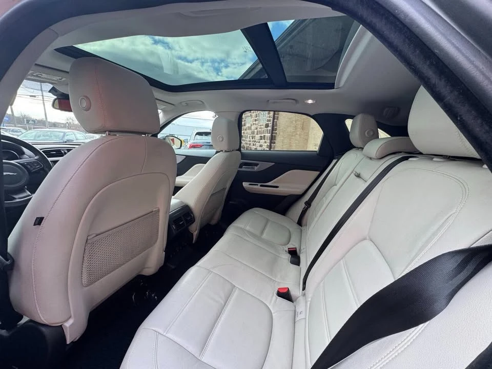 2017 Jaguar F-Pace - Image 19 of 20