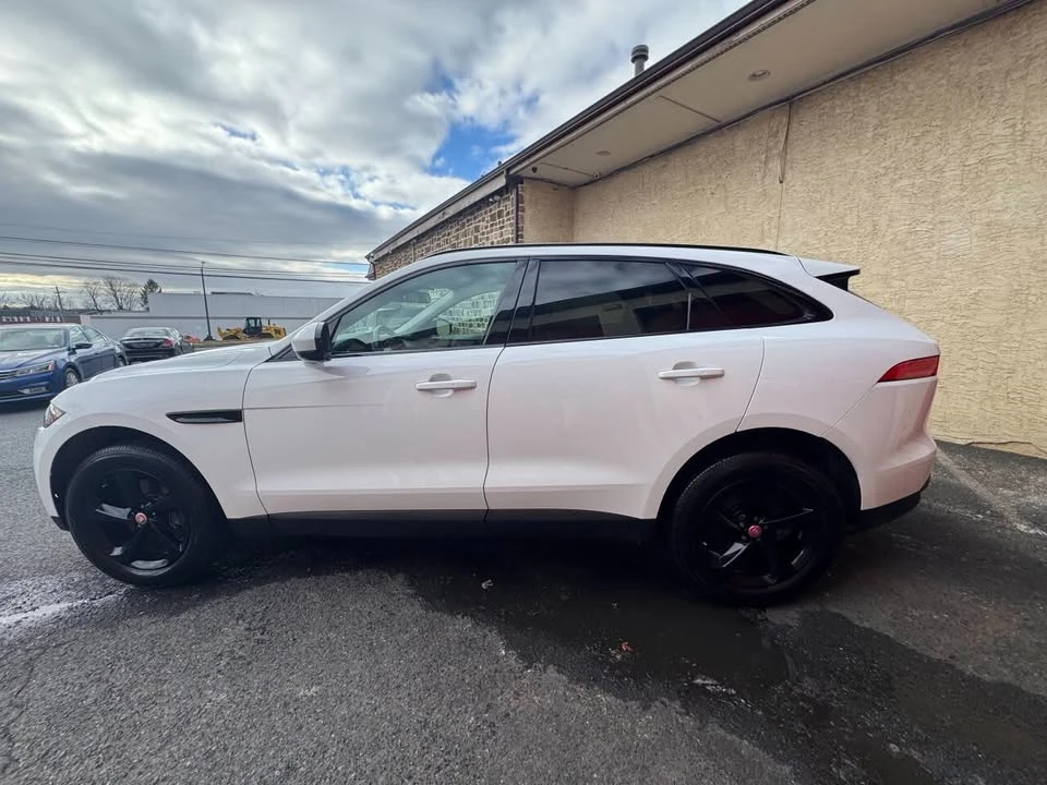 2017 Jaguar F-Pace - Image 3 of 20