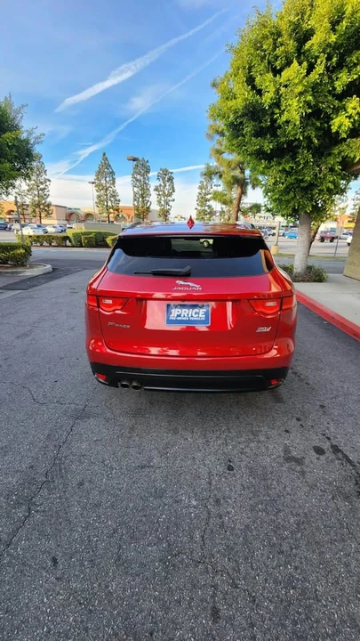 2017 Jaguar F-Pace - Image 8 of 18