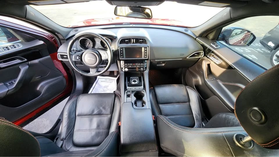 2017 Jaguar F-Pace - Image 16 of 18