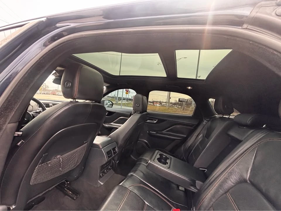 2017 Jaguar F-Pace - Image 13 of 14