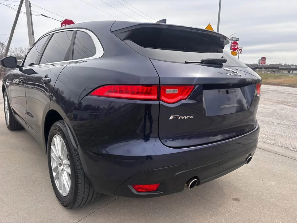 2017 Jaguar F-Pace - Image 7 of 14