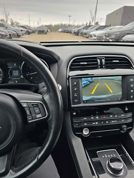 2017 Jaguar F-Pace - Image 5 of 5