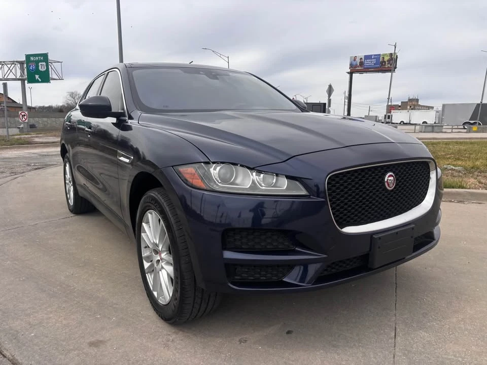 2017 Jaguar F-Pace - Image 3 of 14