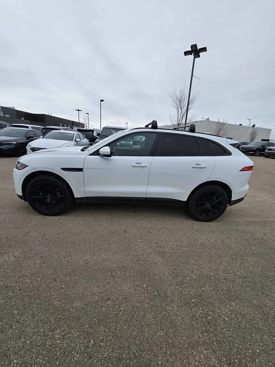 2017 Jaguar F-Pace - Image 2 of 5