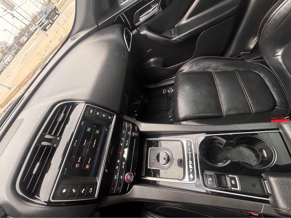 2017 Jaguar F-Pace - Image 8 of 14