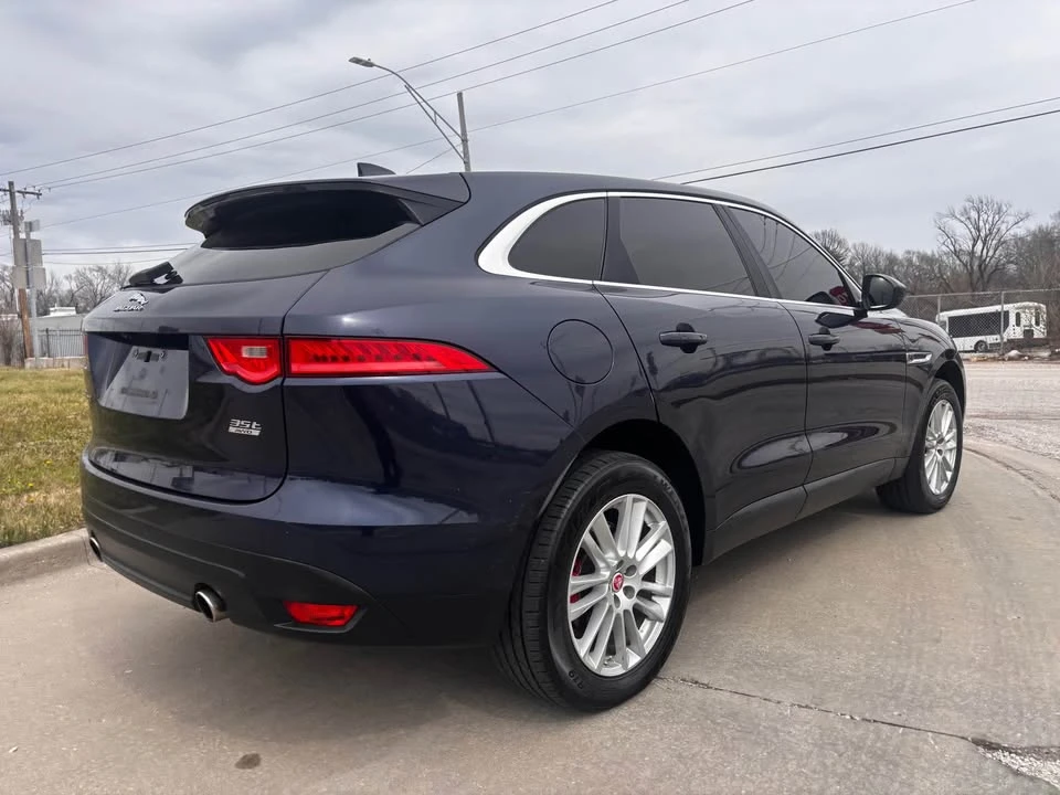 2017 Jaguar F-Pace - Image 5 of 14