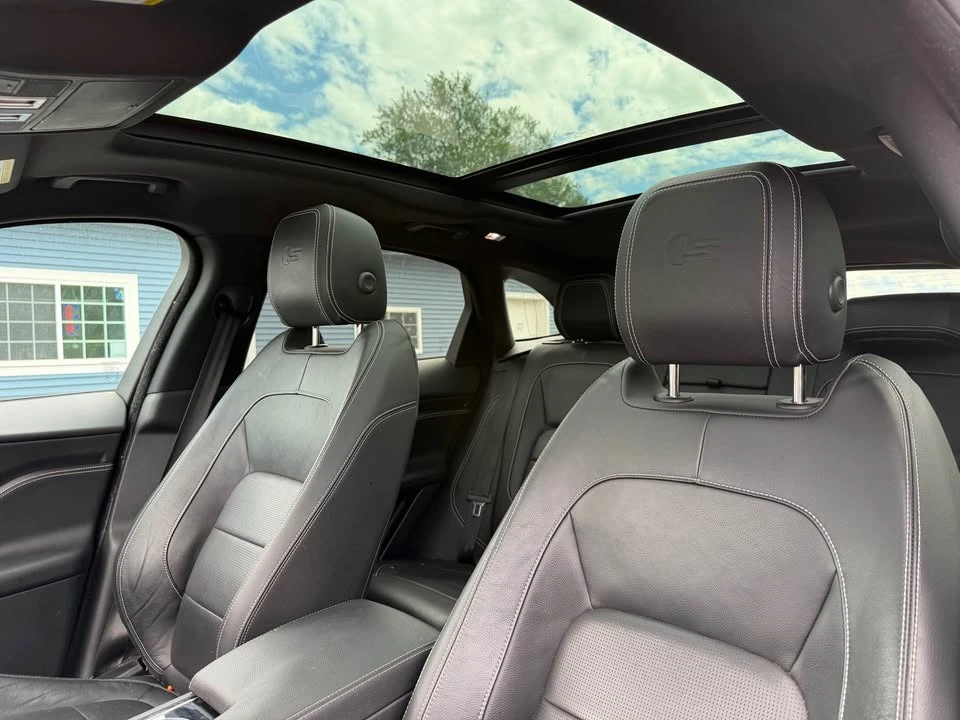 2017 Jaguar F-Pace - Image 5 of 14