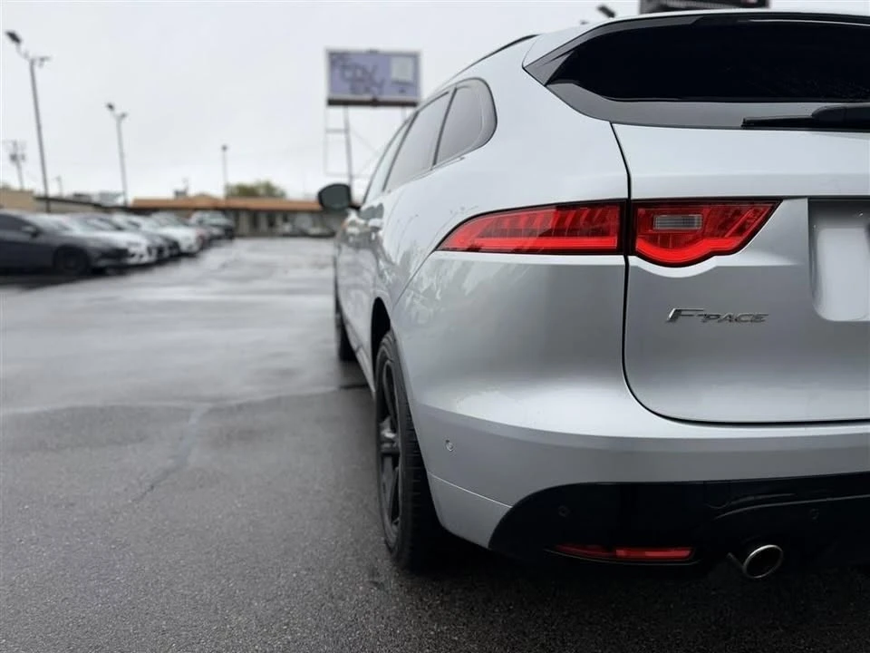 2017 Jaguar F-Pace - Image 11 of 20