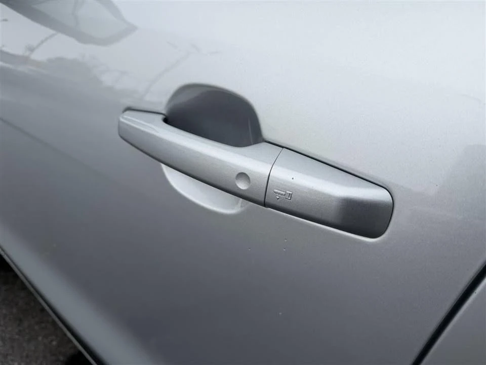 2017 Jaguar F-Pace - Image 14 of 20