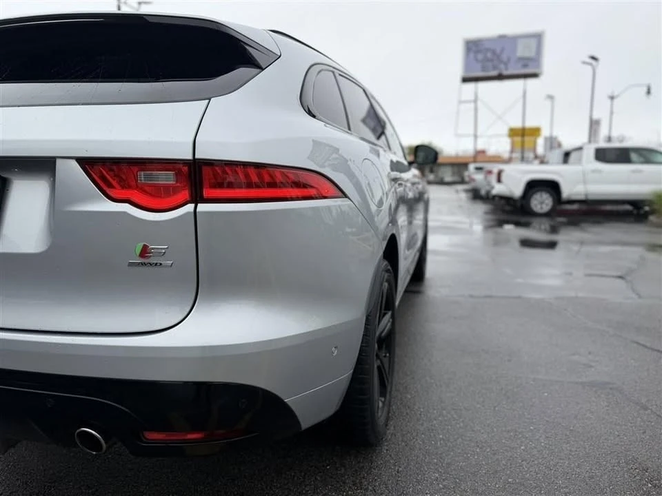 2017 Jaguar F-Pace - Image 12 of 20