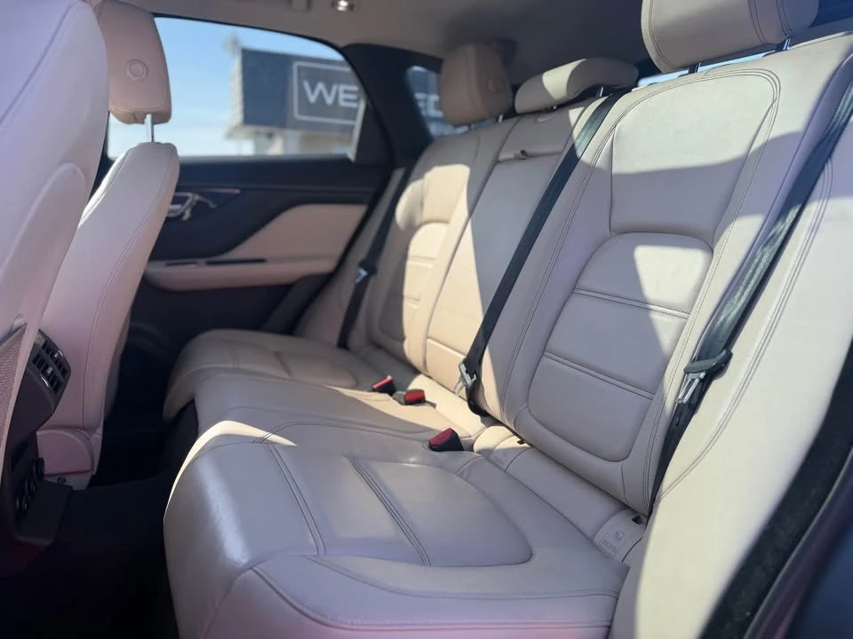 2017 Jaguar F-Pace - Image 10 of 17