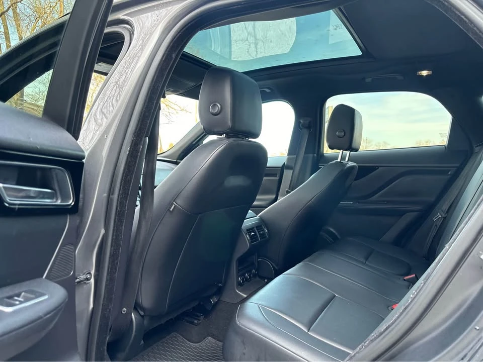 2017 Jaguar F-Pace - Image 7 of 12