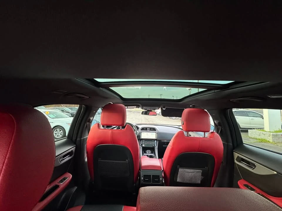 2017 Jaguar F-Pace - Image 5 of 14