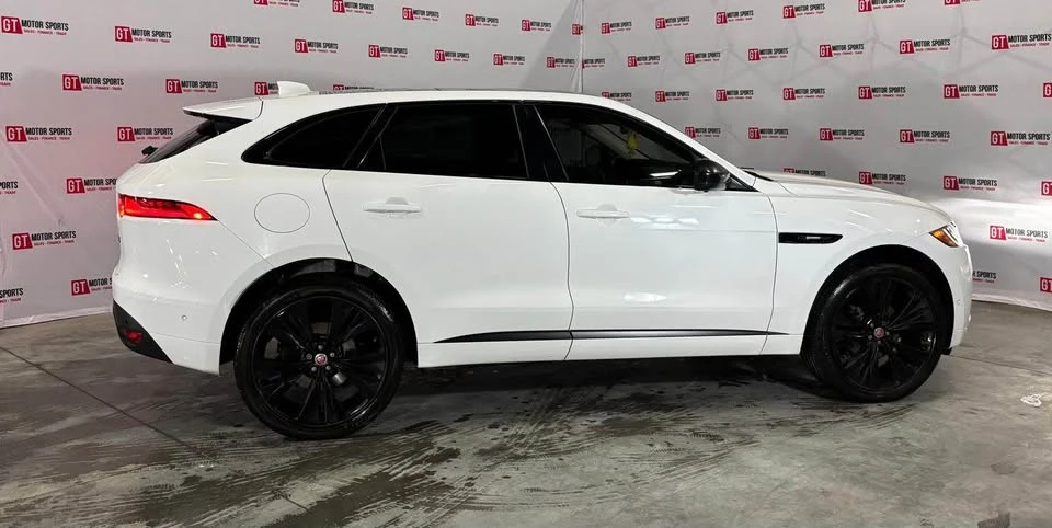 2017 Jaguar F-Pace - Image 2 of 10