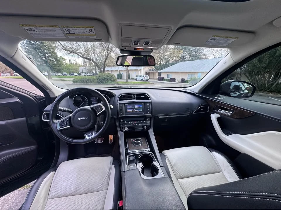 2017 Jaguar F-Pace - Image 16 of 20