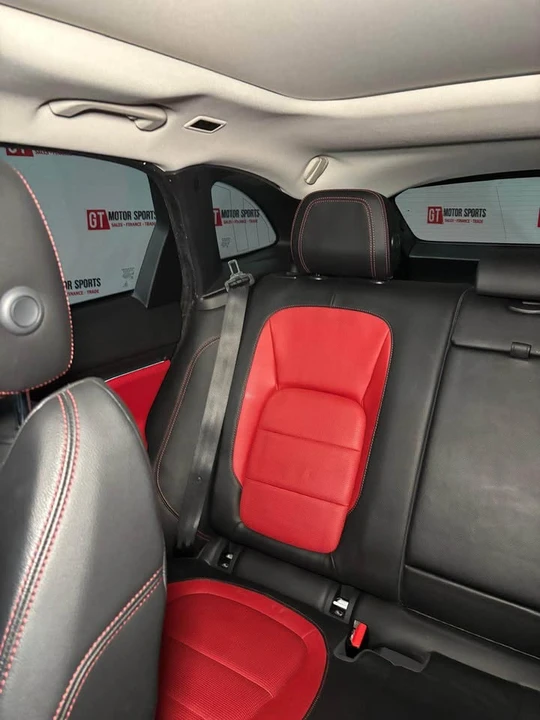 2017 Jaguar F-Pace - Image 6 of 10