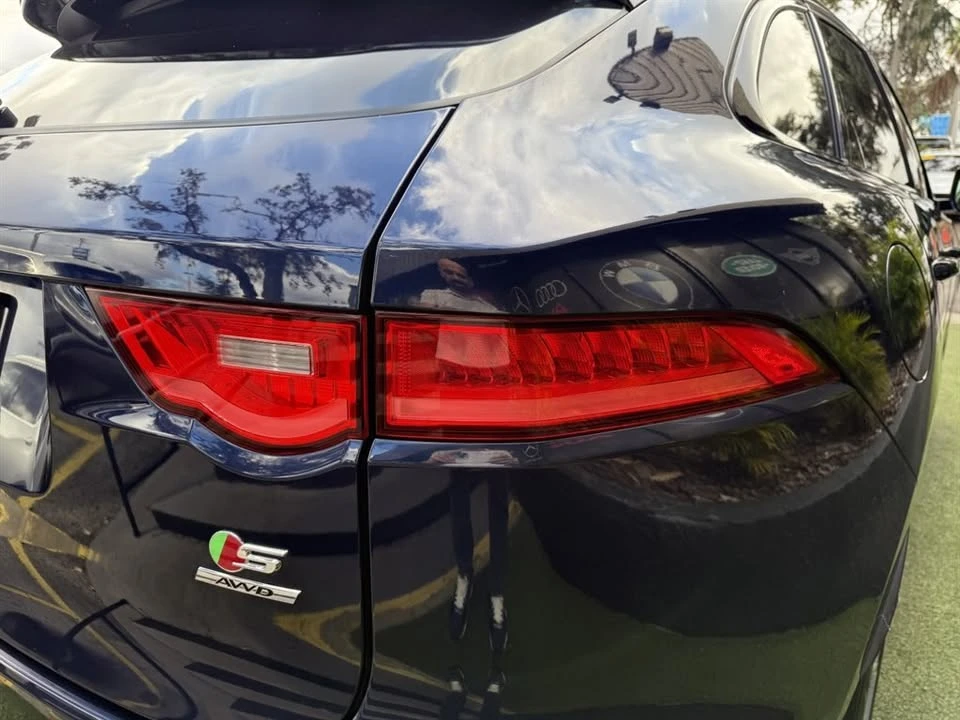2017 Jaguar F-Pace - Image 12 of 20