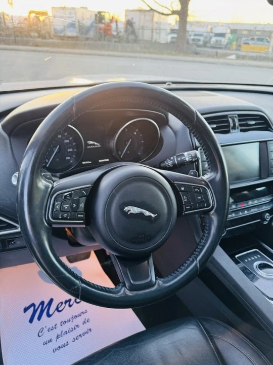 2017 Jaguar F-Pace - Image 15 of 19