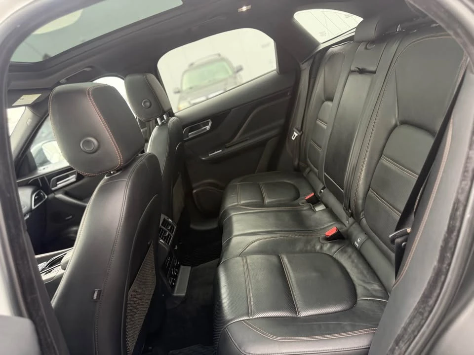2017 Jaguar F-Pace - Image 8 of 12