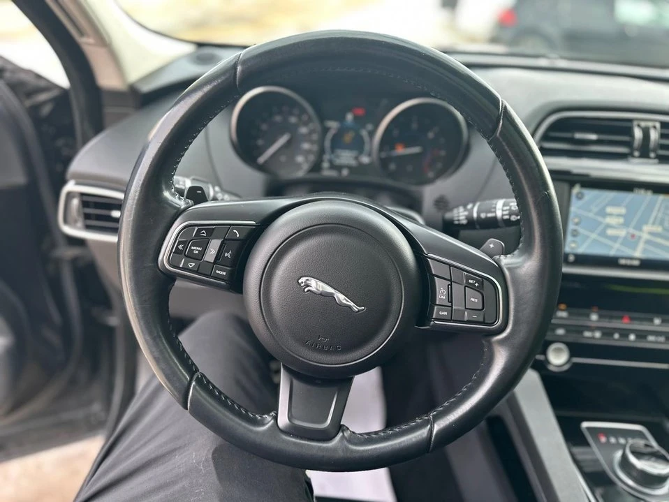 2017 Jaguar F-Pace - Image 17 of 19