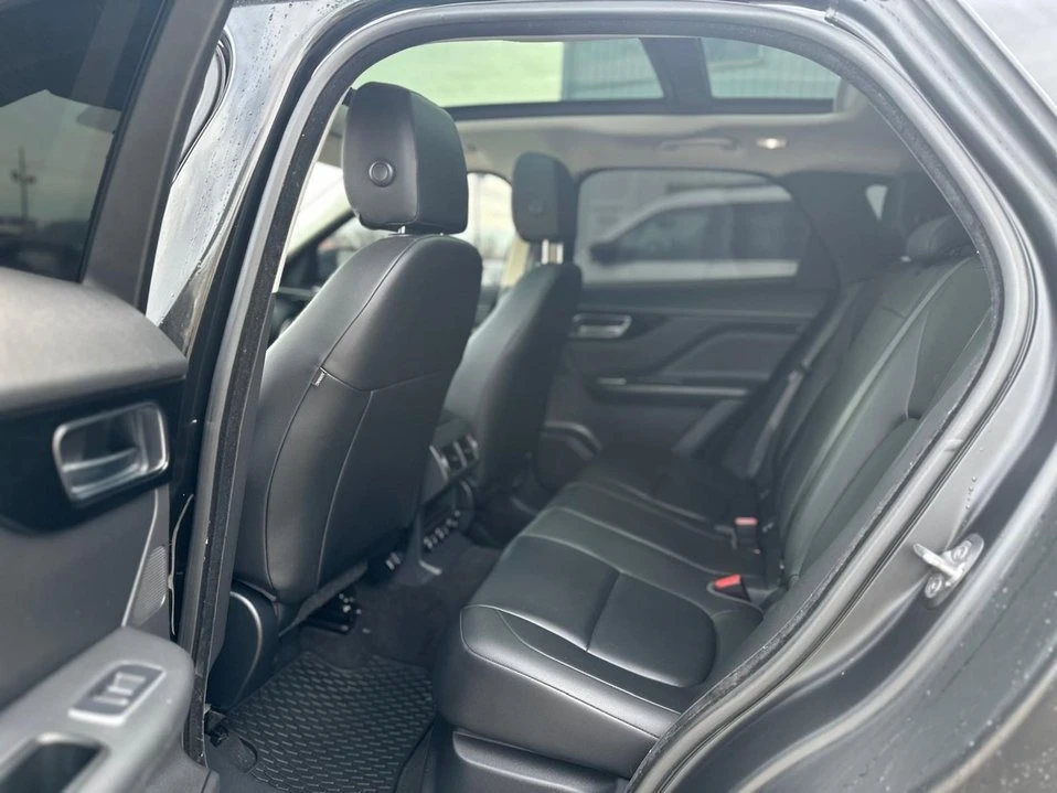 2017 Jaguar F-Pace - Image 13 of 19