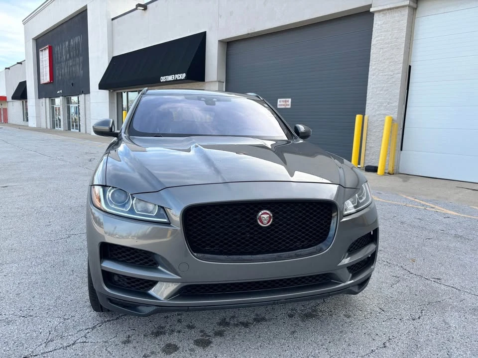 2017 Jaguar F-Pace - Image 2 of 12