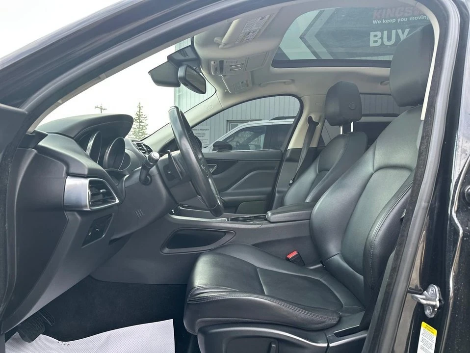 2017 Jaguar F-Pace - Image 14 of 19