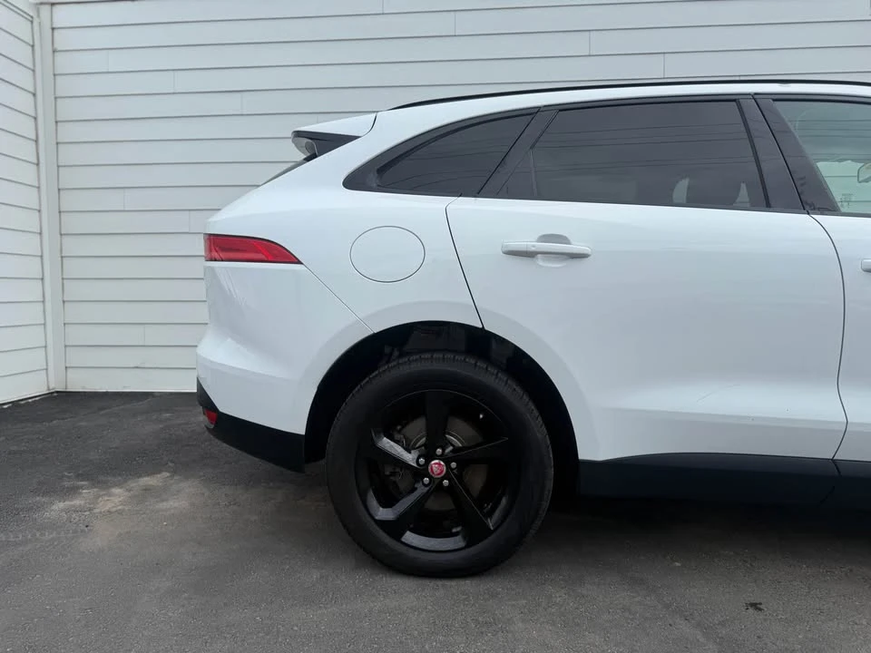 2017 Jaguar F-Pace - Image 4 of 12
