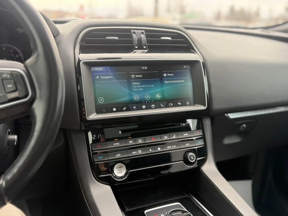 2017 Jaguar F-Pace - Image 11 of 12