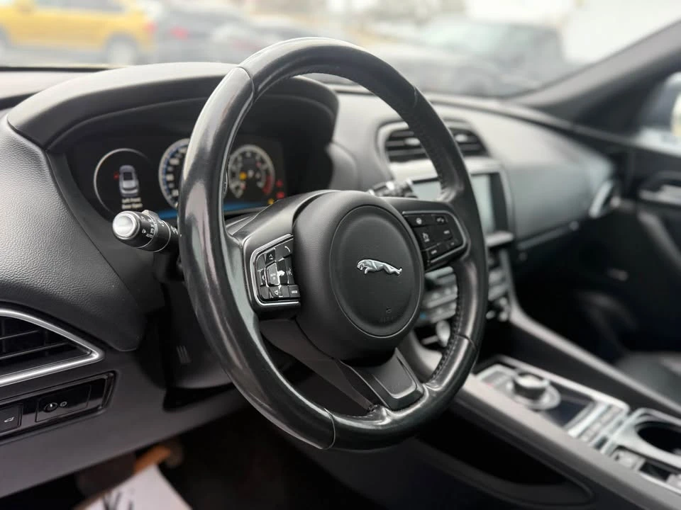 2017 Jaguar F-Pace - Image 10 of 12