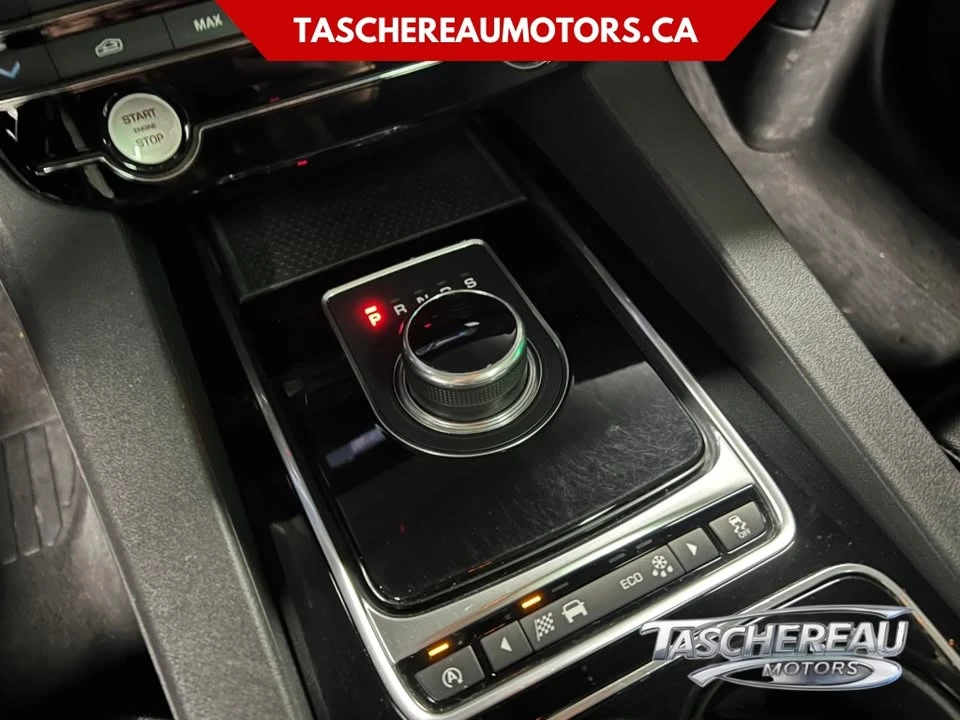 2017 Jaguar F-Pace - Image 16 of 19
