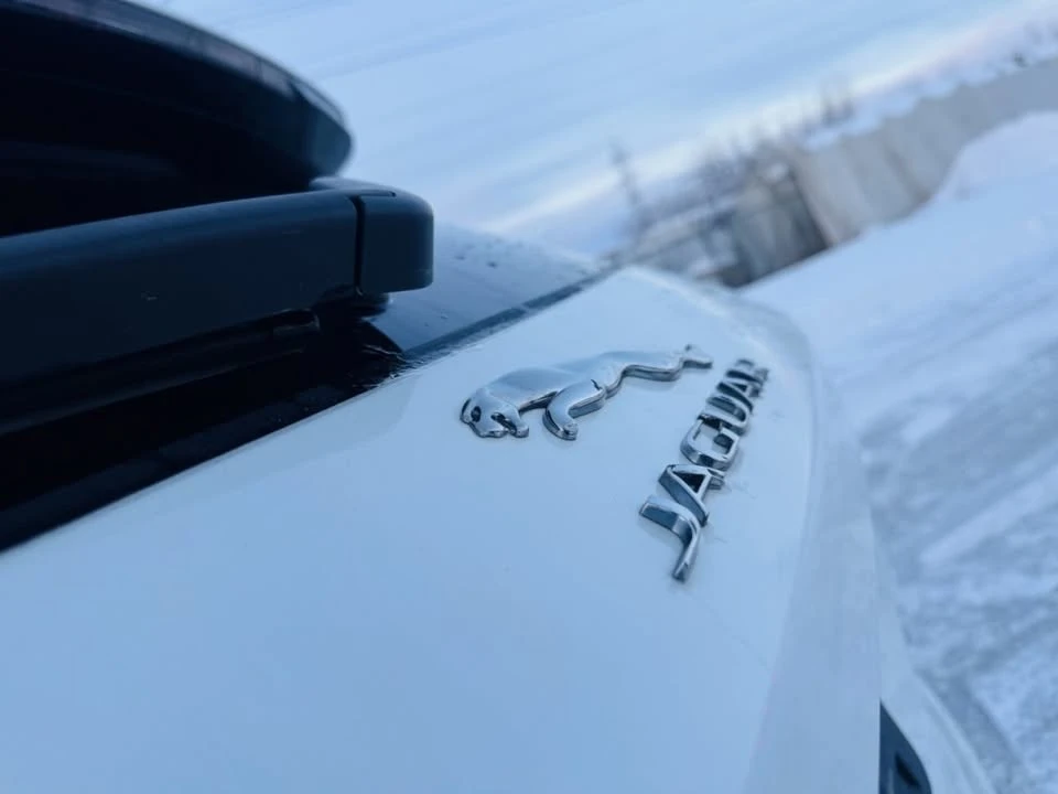 2017 Jaguar F-Pace - Image 10 of 20