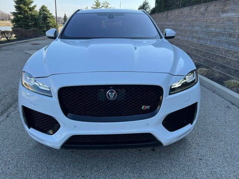 2017 Jaguar F-Pace - Image 9 of 20