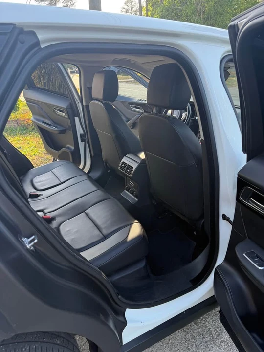 2017 Jaguar F-Pace - Image 10 of 16