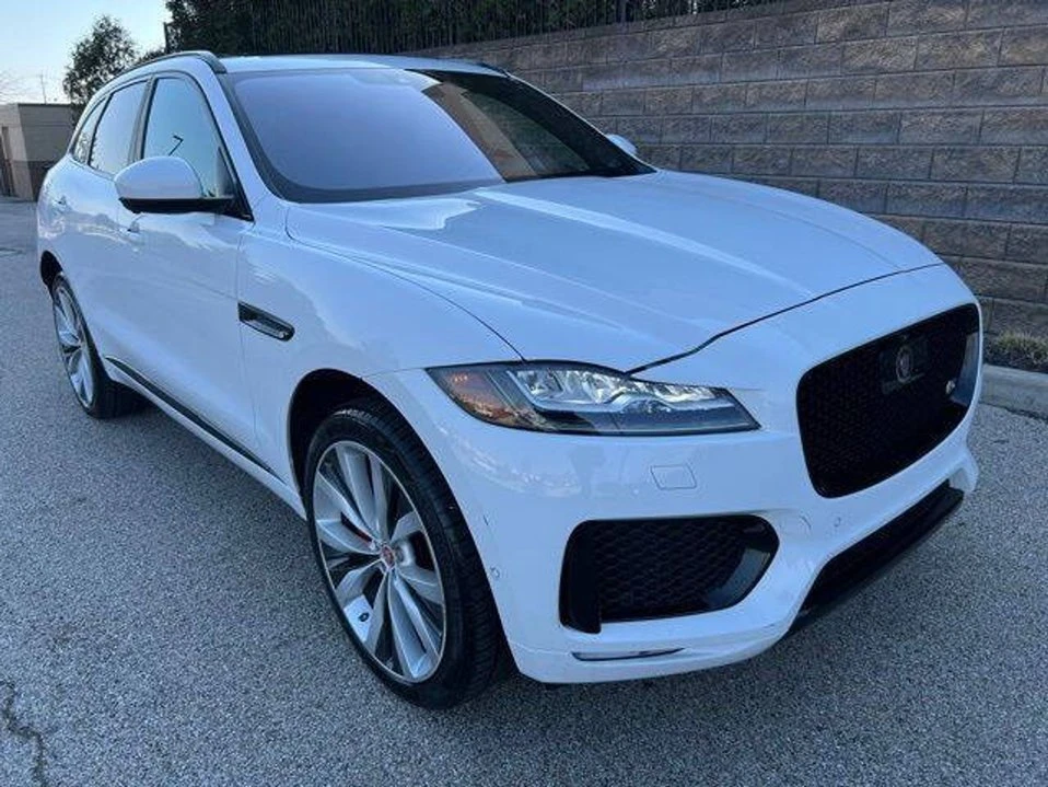 2017 Jaguar F-Pace - Image 8 of 20