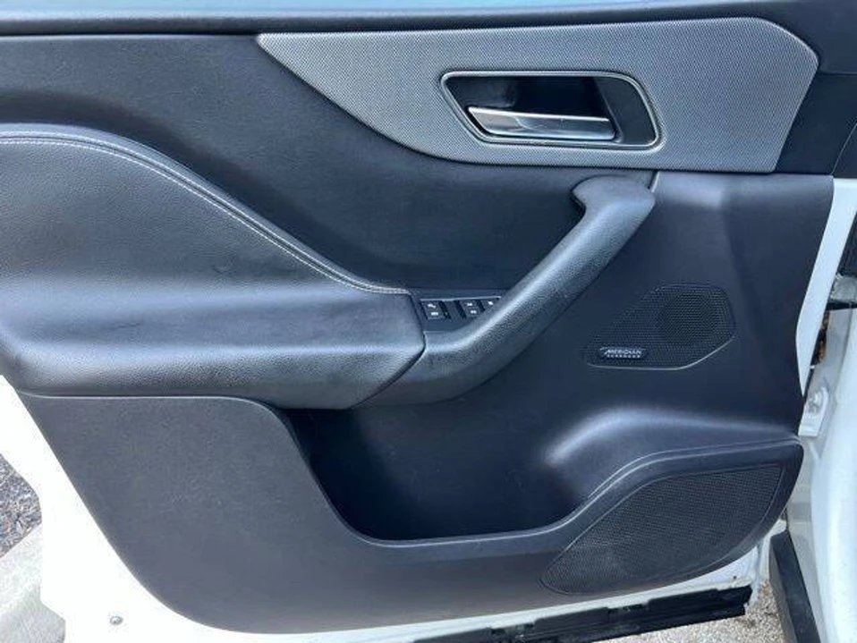 2017 Jaguar F-Pace - Image 16 of 20
