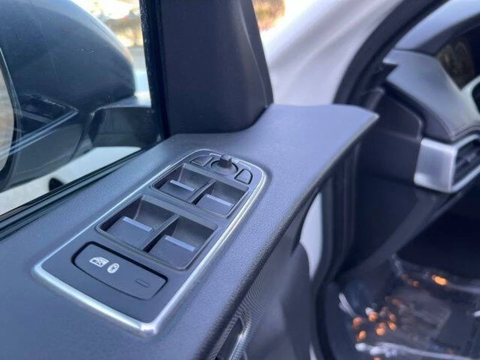 2017 Jaguar F-Pace - Image 18 of 20