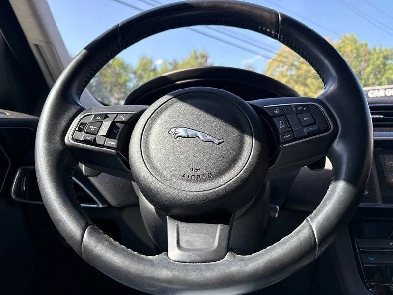 2017 Jaguar F-Pace - Image 9 of 20