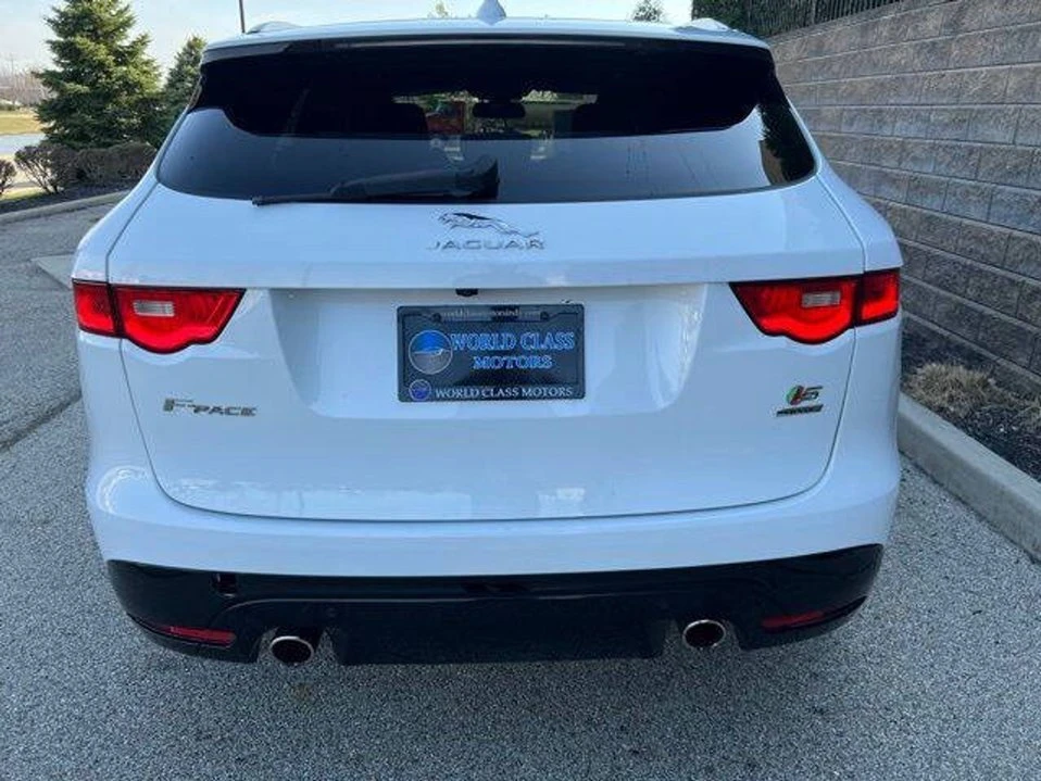 2017 Jaguar F-Pace - Image 5 of 20
