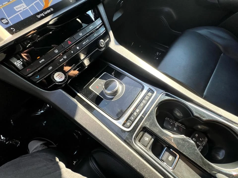 2017 Jaguar F-Pace - Image 17 of 20