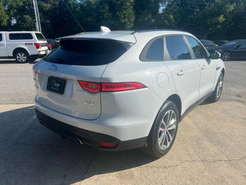 2017 Jaguar F-Pace - Image 5 of 20