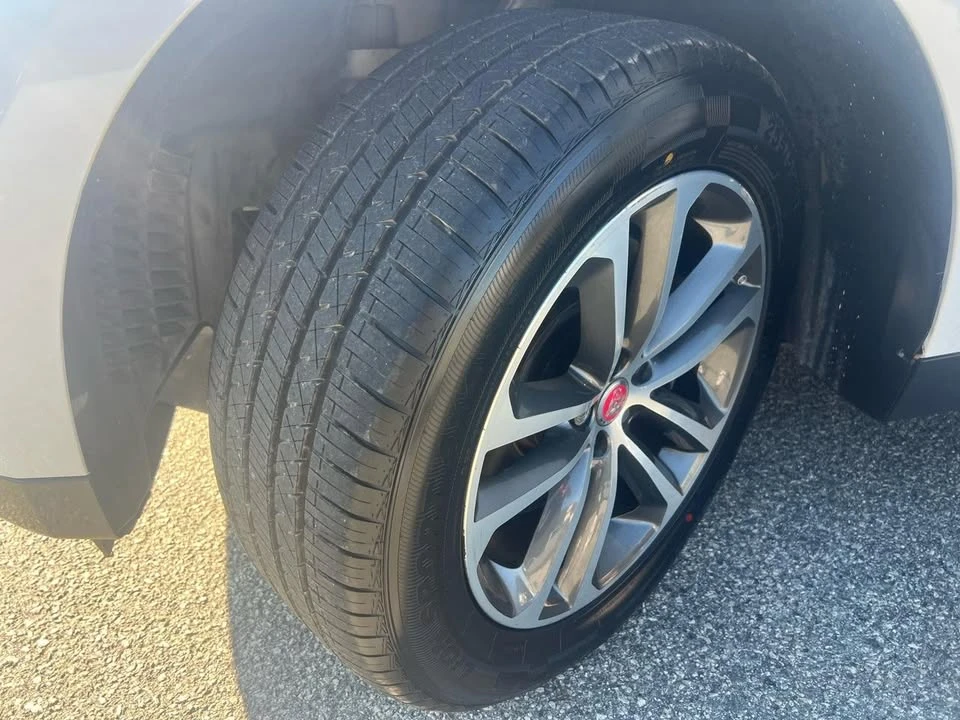 2017 Jaguar F-Pace - Image 9 of 20